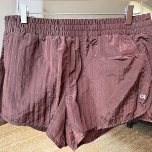 GapFit gSprint Mid-rise Women's Athletic Shorts- Metallic Copper Color (size L)